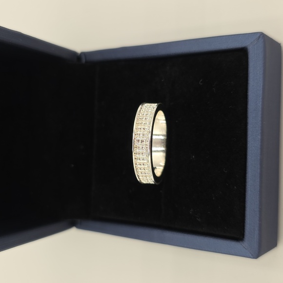 Stunning Silver Rings with Sparkling Accents - Picture 7 of 9